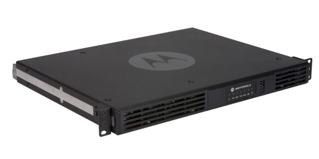 Motorola Solutions MOTOTRBO™ SLR5500 Repeater